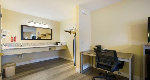 Images SureStay Plus by Best Western Sacramento North