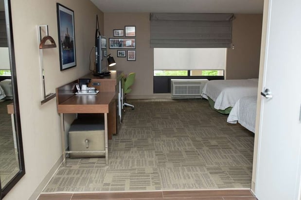 Images Hampton Inn Commerce Novi