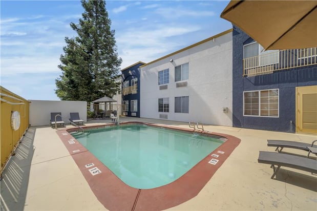 Images Best Western Plus Twin View Inn & Suites