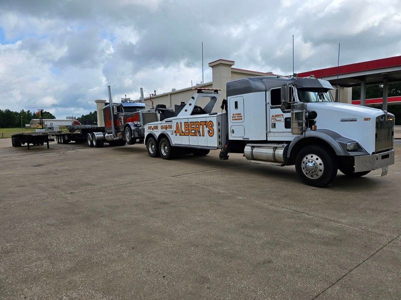 Images Albert's Towing & Transport