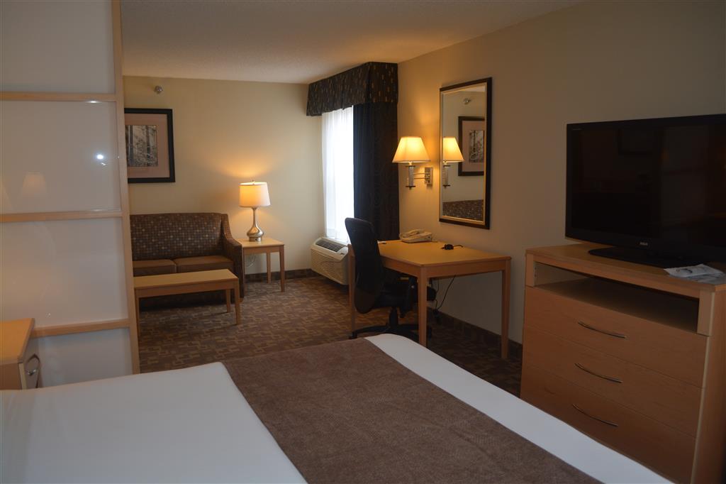 King Jetted Tub Suite
