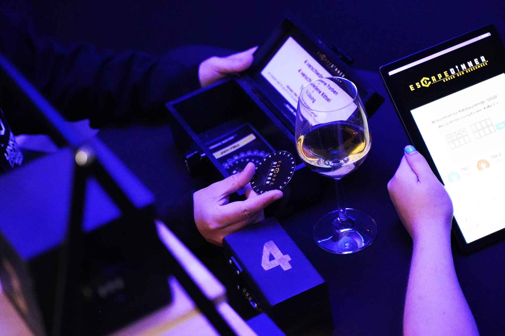 Bilder ESCAPE DINNER - Escape-Room als Dinnershow