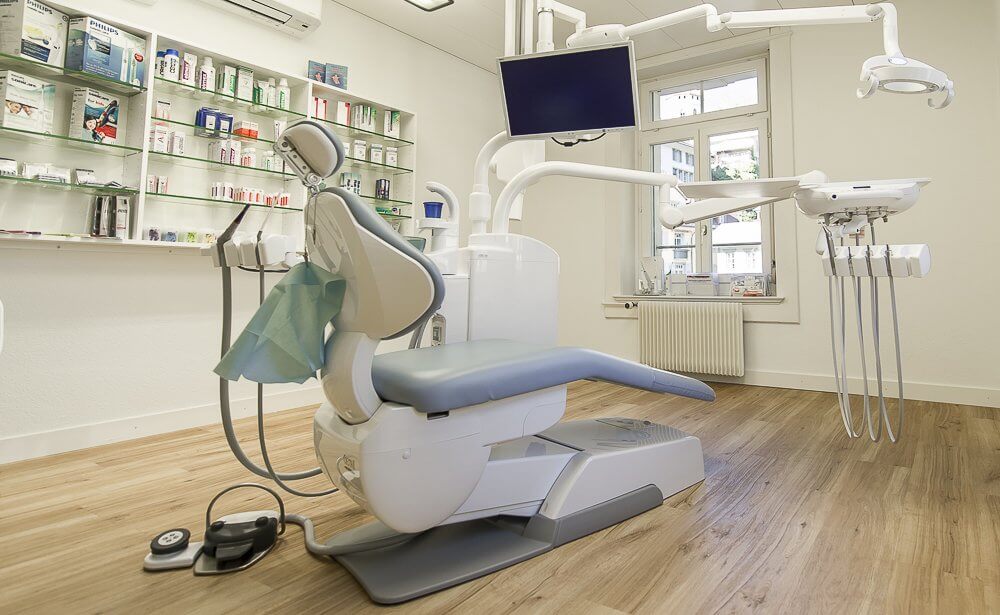 Bilder Zahnärztliches Institut Lauitor Thun