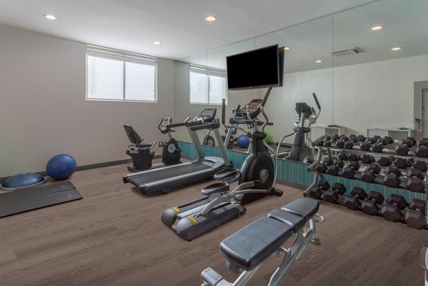 Images Holiday Inn Express LaGuardia Arpt by IHG