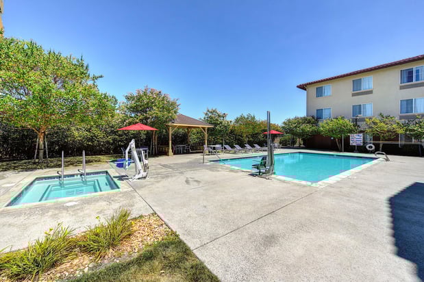Images Holiday Inn Express & Suites Manteca City Center by IHG