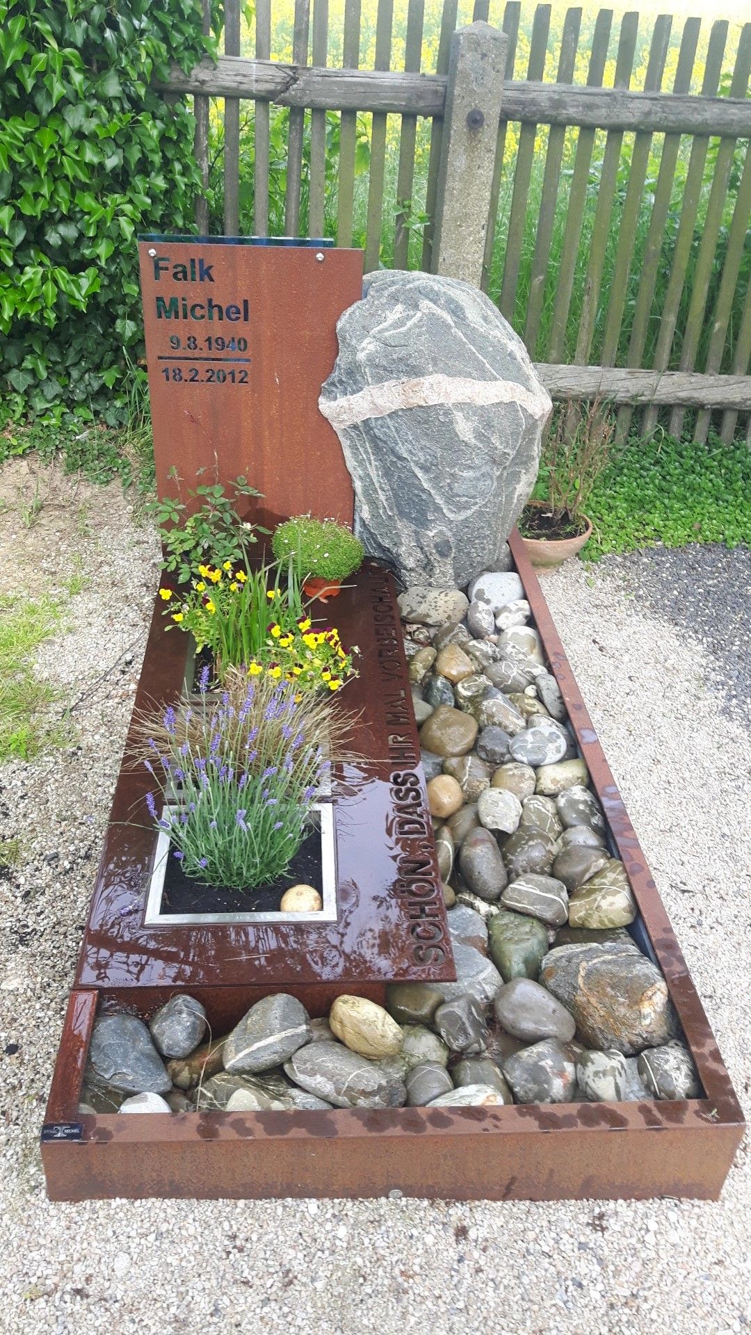 Stahl Michel, Erzbergerstr. 4 in Crimmitschau