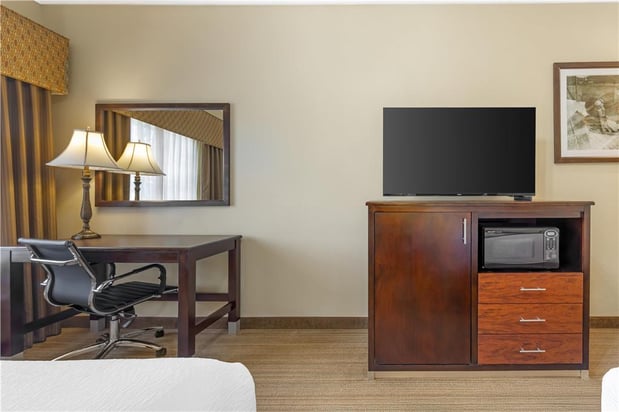 Images Best Western Plus Monica Royale Inn & Suites