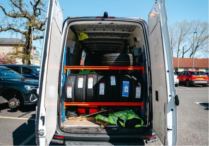 Emergency Tyre Fitting Gorbals Tyre Centre