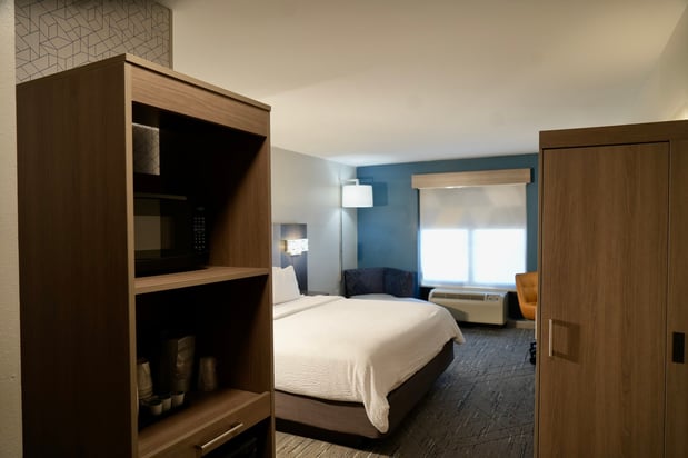 Images Holiday Inn Express & Suites Jackson - Flowood by IHG