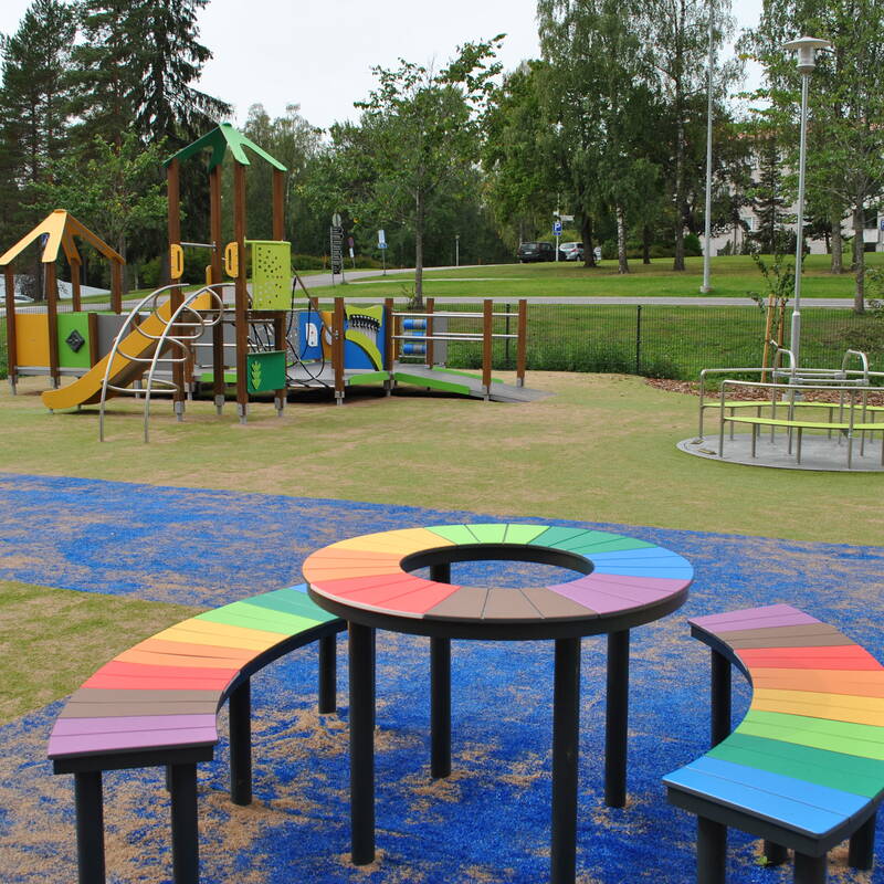 Images Esteetön leikkipuisto