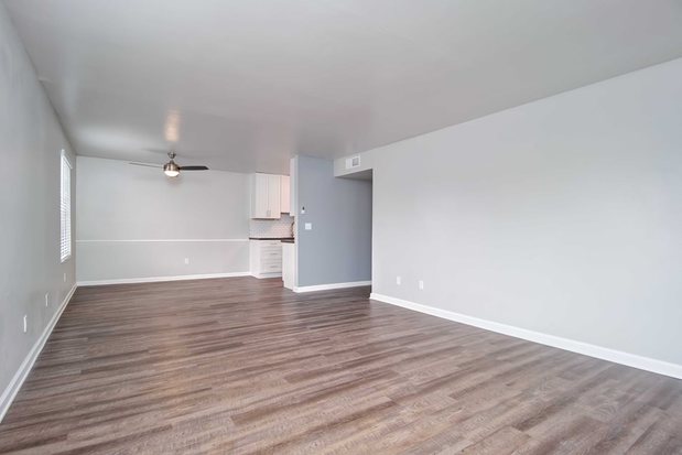 Images Los Robles Apartments