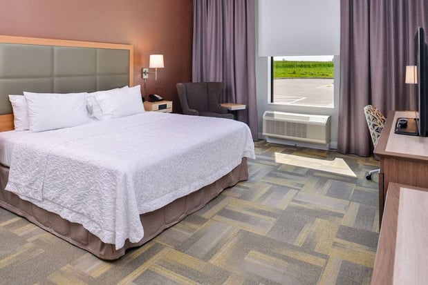Images Hampton Inn & Suites Altoona-Des Moines