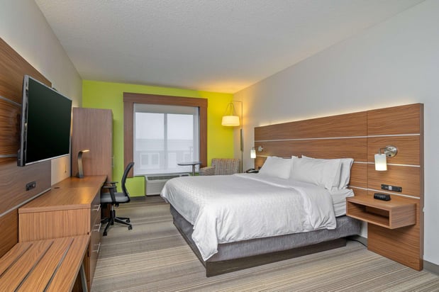 Images Holiday Inn Express & Suites Woodbridge by IHG