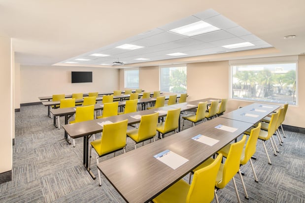 Images Holiday Inn Express Ft. Lauderdale Cruise-Airport by IHG