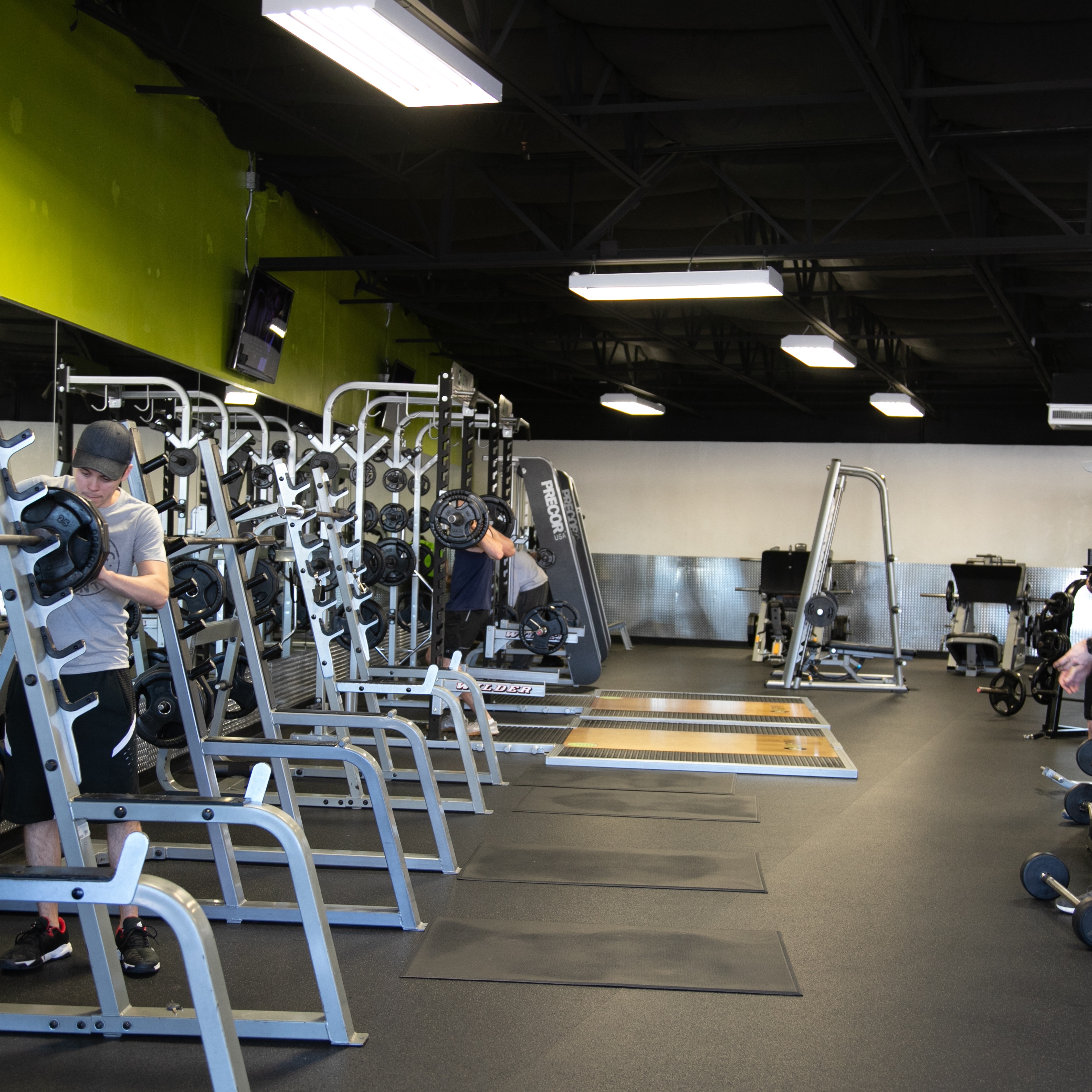 10GYM Edmond is your affordable fitness center in Edmond, OK. Open 24/7 with top equipment, group fitness, tanning, hydromassage, and personal training.