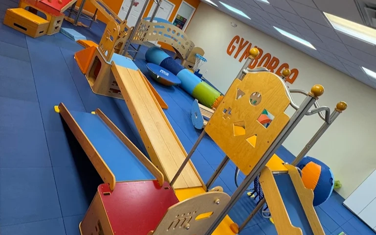 A room filled with bubbles gives your child plenty of reasons to reach, move, watch, and wonder. This playful favorite supports visual tracking and coordination while making our child development classes in Rochester Hills feel like pure fun.