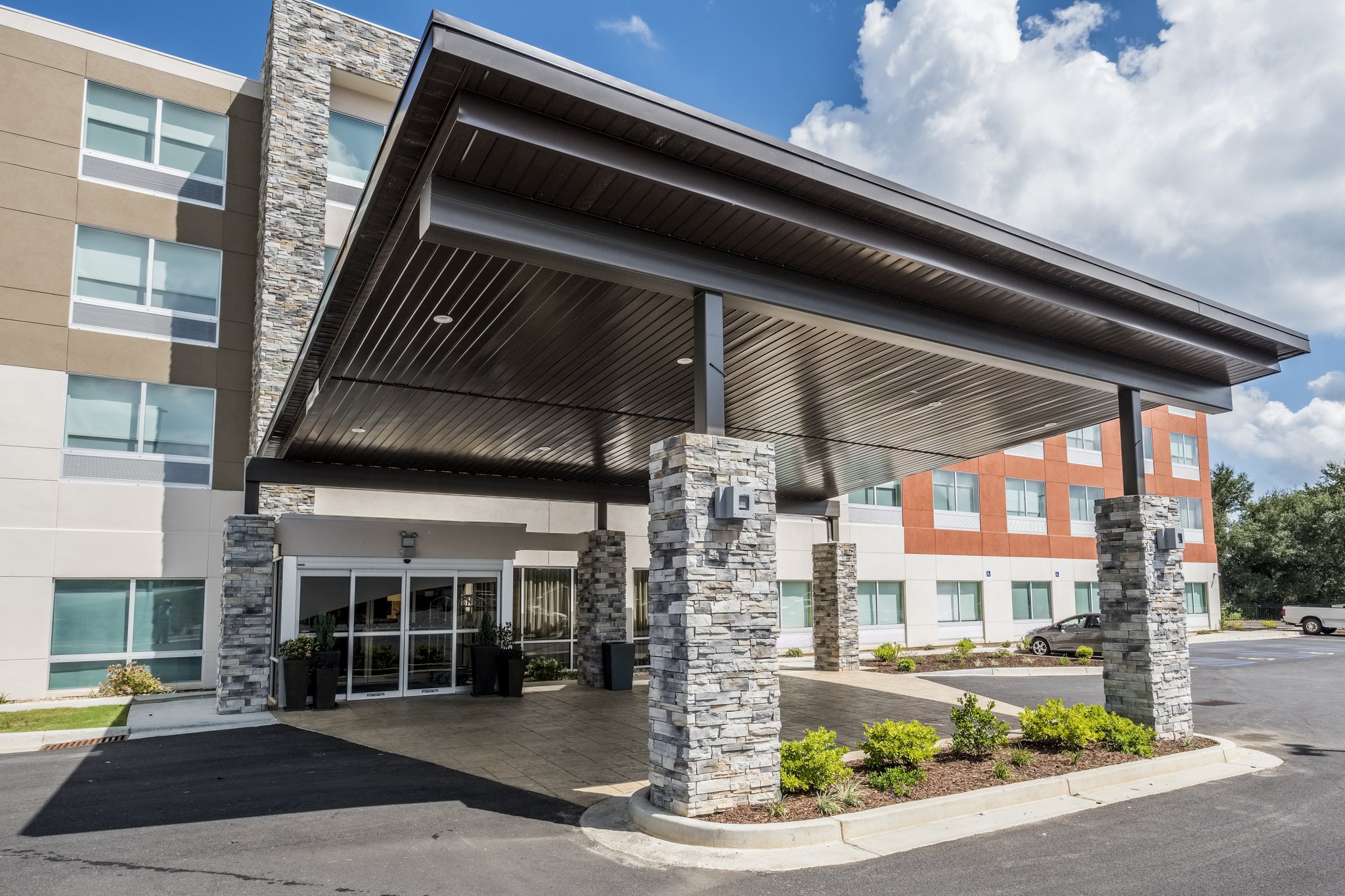 Holiday Inn Express & Suites Commerce by IHG Image
