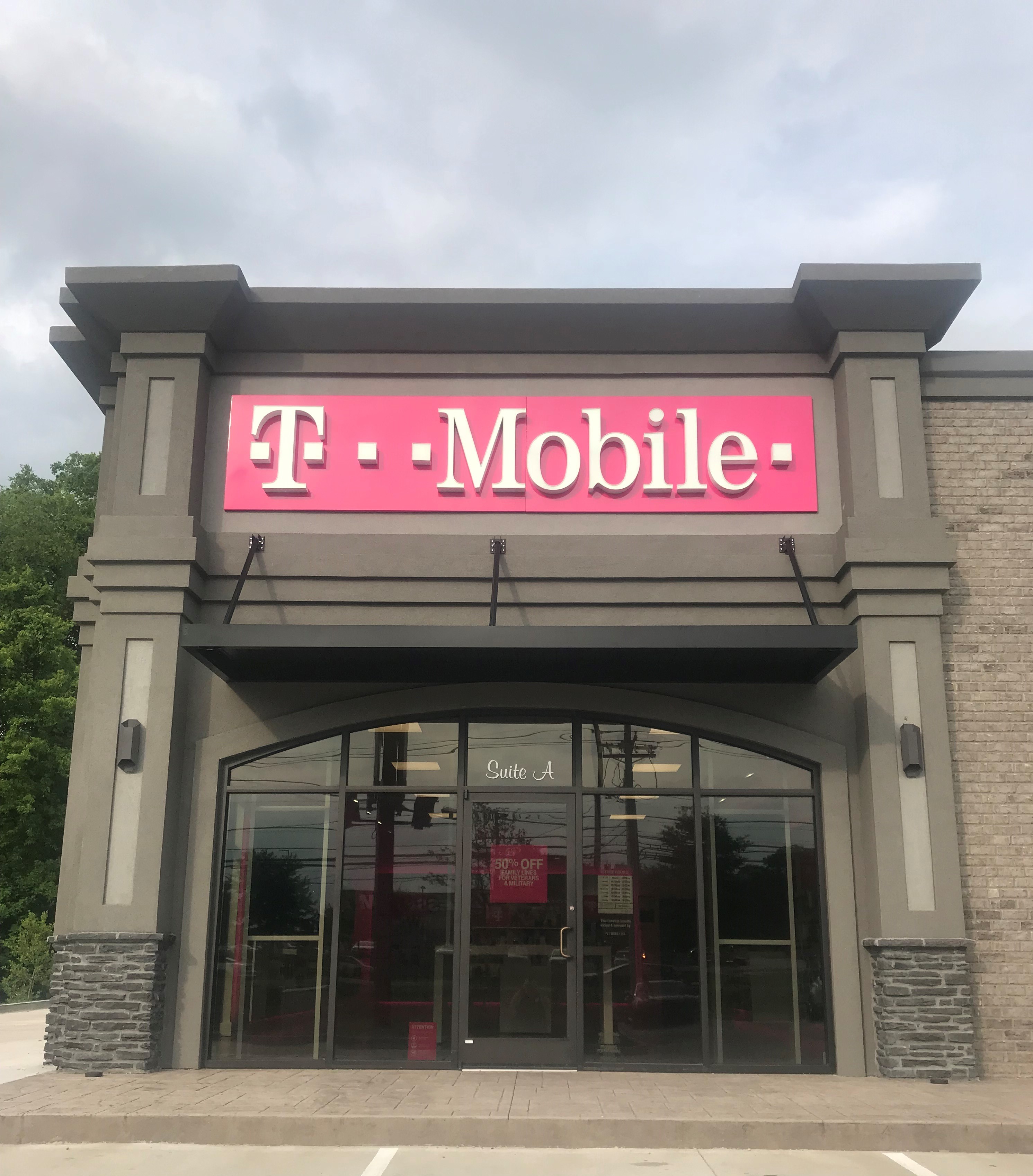 T Mobile Store At 1661 Fort Campbell Blvd Suite A Clarksville Tn T Mobile