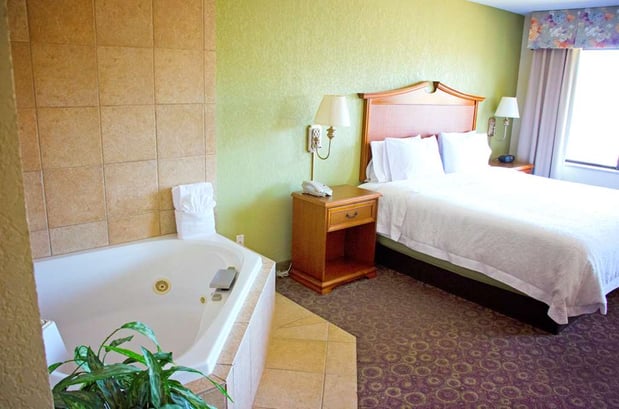 Images Hampton Inn & Suites College Station/US 6-East Bypass