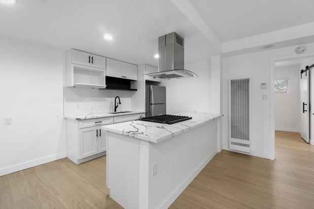 Images Torrance Gateway Apartments