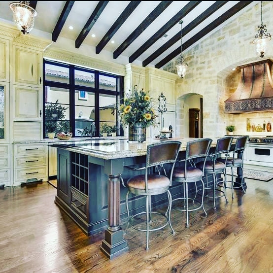 D'Aaron's HouseKeeping Co. Logo