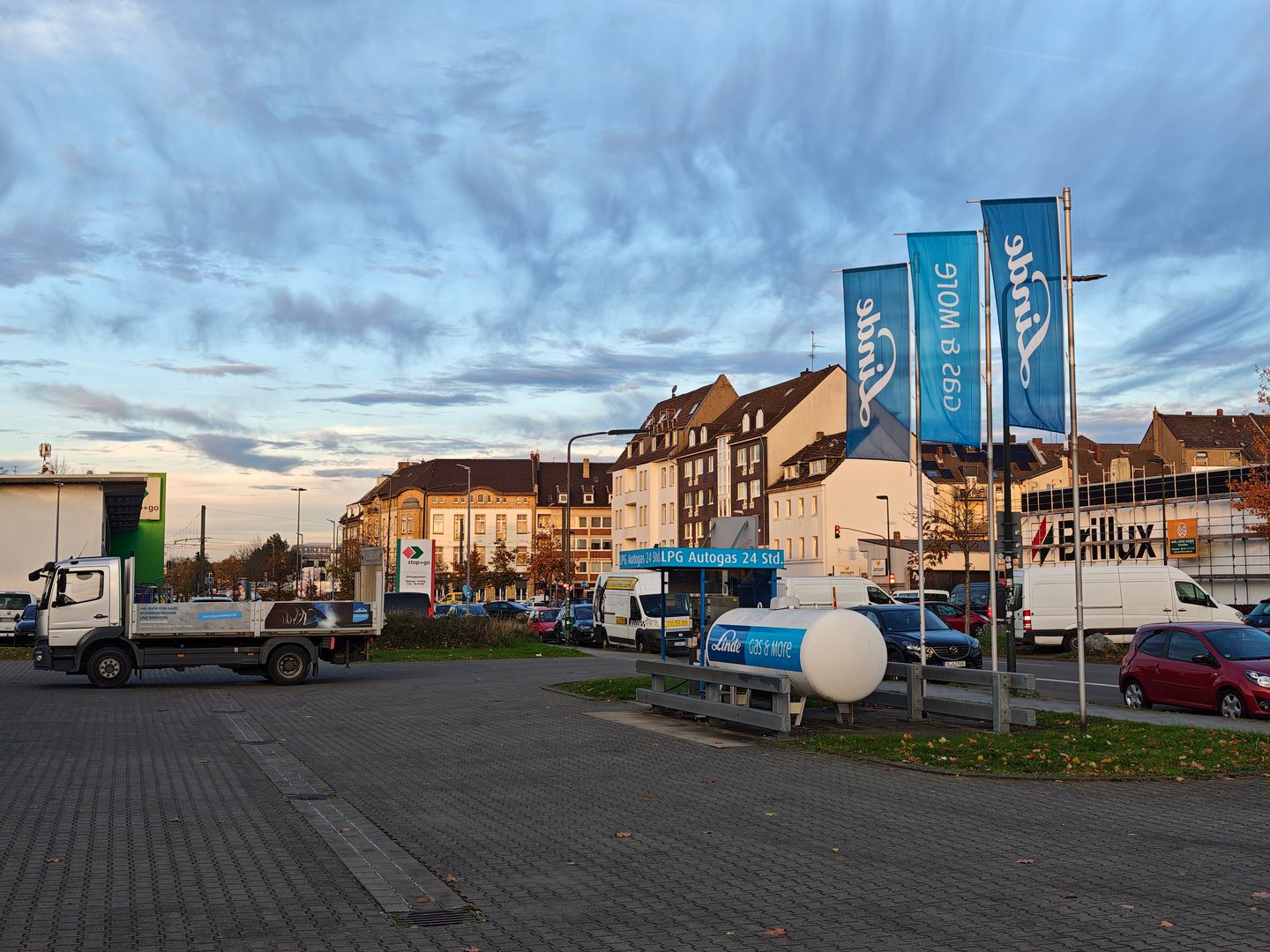 Gas & More Düsseldorf MB Schweisstech. Fachhandel GmbH, Ronsdorfer Str. 129 in Düsseldorf