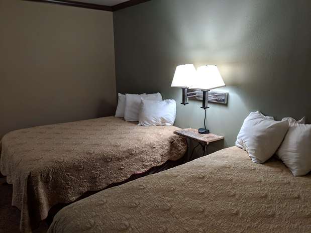 Images Sagebrush Inn and Suites