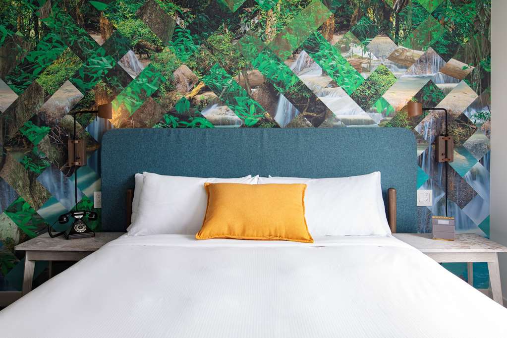Images Canvas Moncton, Tapestry Collection by Hilton