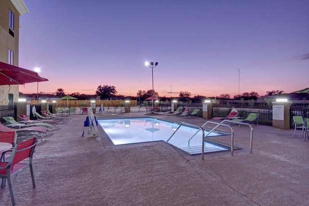 Images Holiday Inn Express & Suites Carrizo Springs by IHG