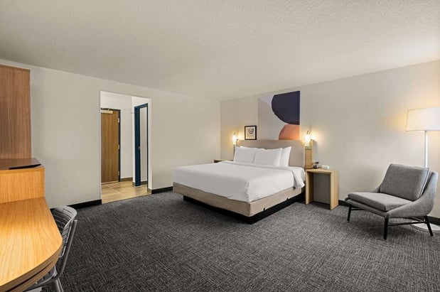 Images Spark by Hilton Fort Wayne