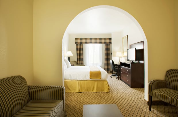 Images Holiday Inn Express & Suites Childress by IHG