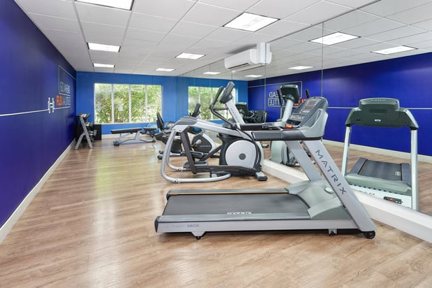 Images Holiday Inn Express & Suites Urbana-Champaign (U of I Area) by IHG