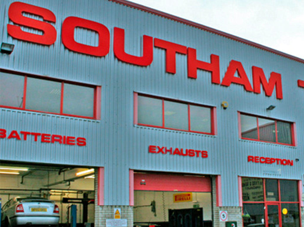 Images Southam Tyres - Team Protyre