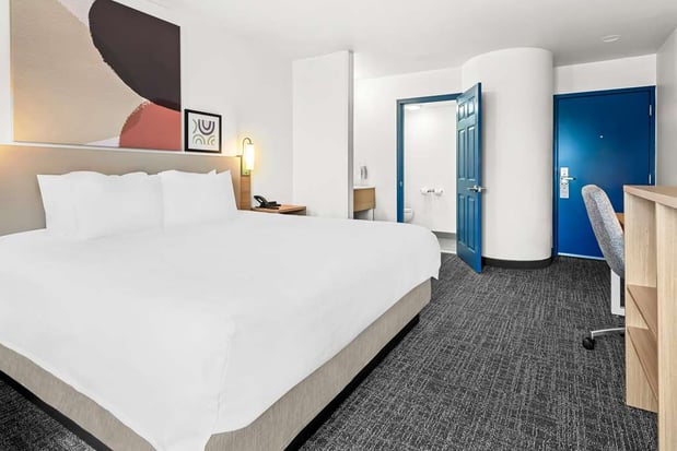 Images Spark by Hilton Oxford