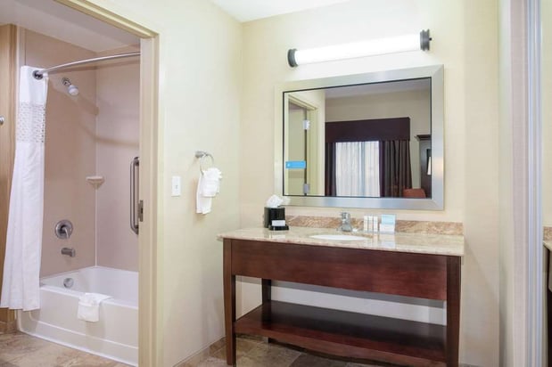 Images Hampton Inn & Suites Denver/South-RidgeGate