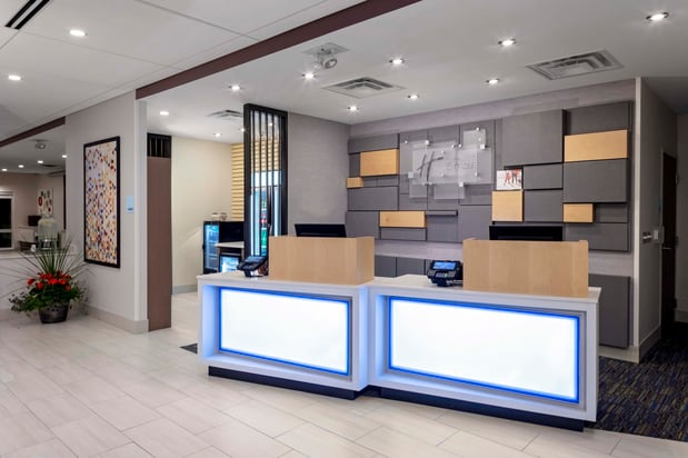 Images Holiday Inn Express & Suites Madison by IHG