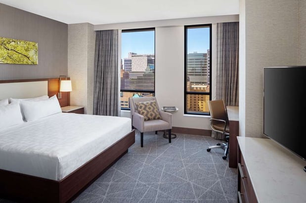 Images Hilton Rochester Mayo Clinic Area