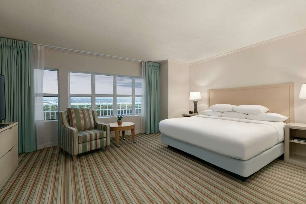 Images Embassy Suites by Hilton San Juan Hotel & Casino