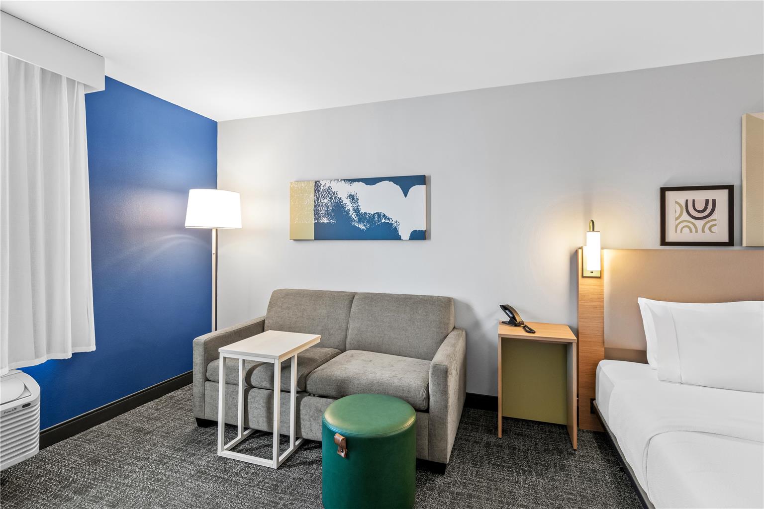 Guest room