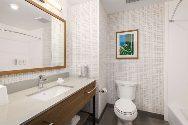 Images Hampton Inn and Suites by Hilton Cottonwood