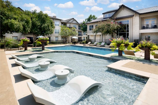 Images Camden Cedar Hills Apartments