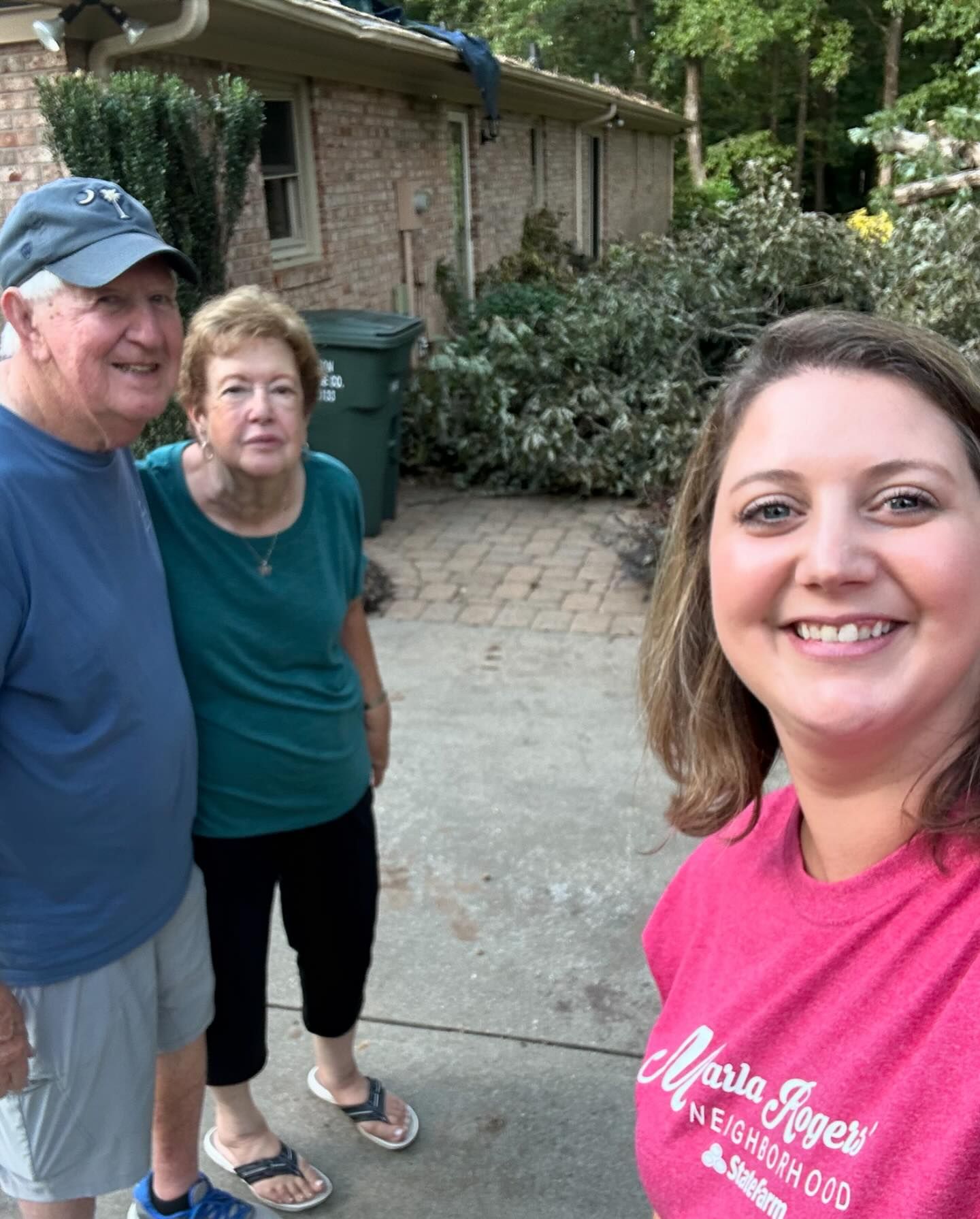 This is why I do what I do!! When I can show up to customers homes and provide a check and a hug or a check and a hot meal. 
I love serving people! With these people choosing me as their agent, that&rsquo;s exactly what I got to do today! 
#marlarogersneighborhood #likeagoodneighbor #statefarm #hurricanehelene