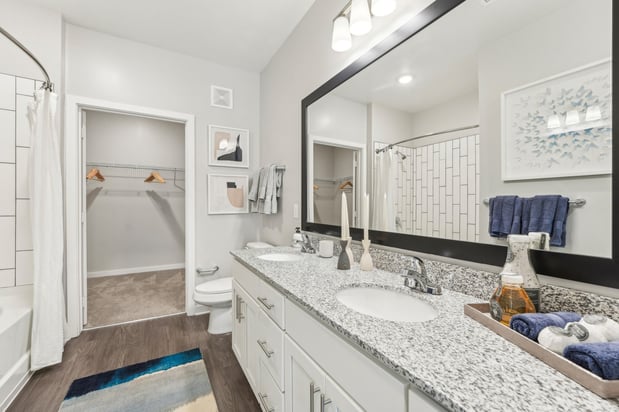 Images Story Lake Gibson | Luxury Apartment Homes
