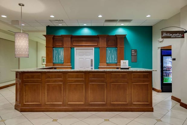 Images Hilton Garden Inn Lake Forest Mettawa