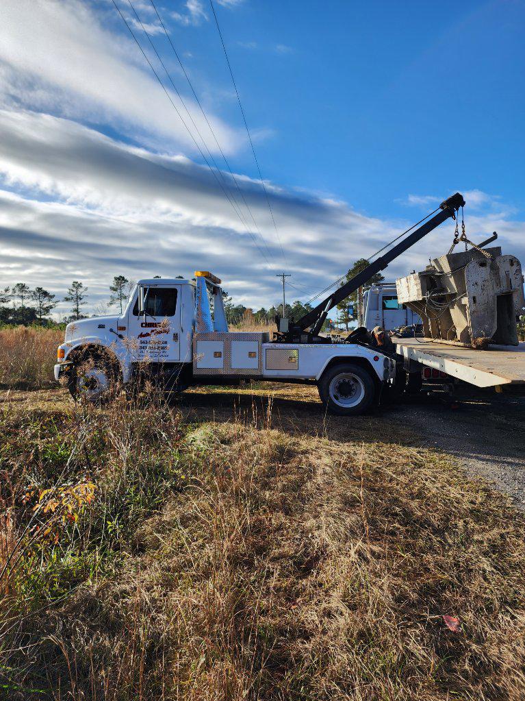 Call now for a reliable towing service!