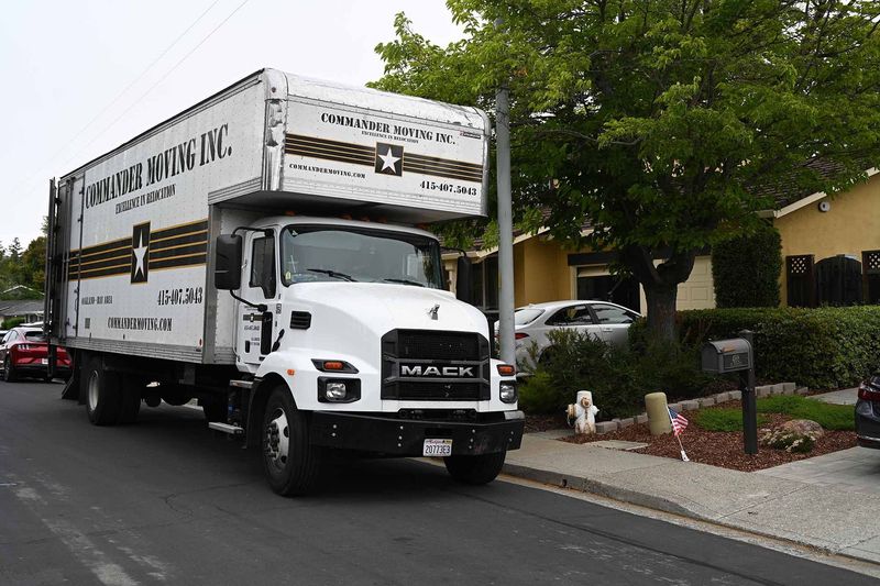 Images Commander Moving Inc.