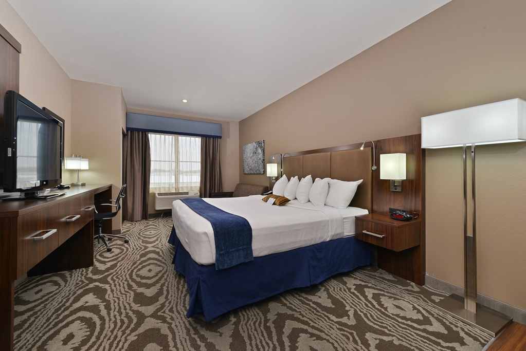 Queen Bed Guest Room Best Western Plus Williston Hotel & Suites Williston (701)572-8800