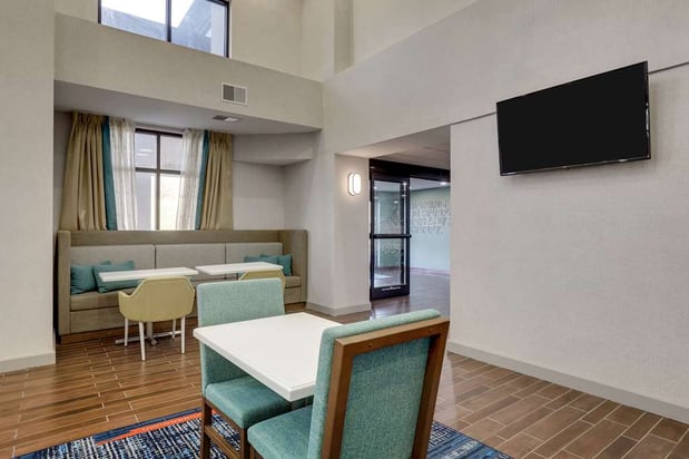 Images Hampton Inn & Suites St. Louis-Edwardsville