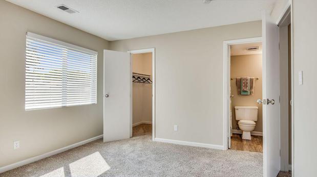 Images Applewood At The Cove Apartments