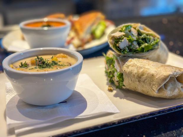 Images 1717 KITCHEN + COCKTAILS